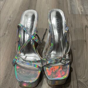 Berness Women's Silver Holographic Strappy Heels